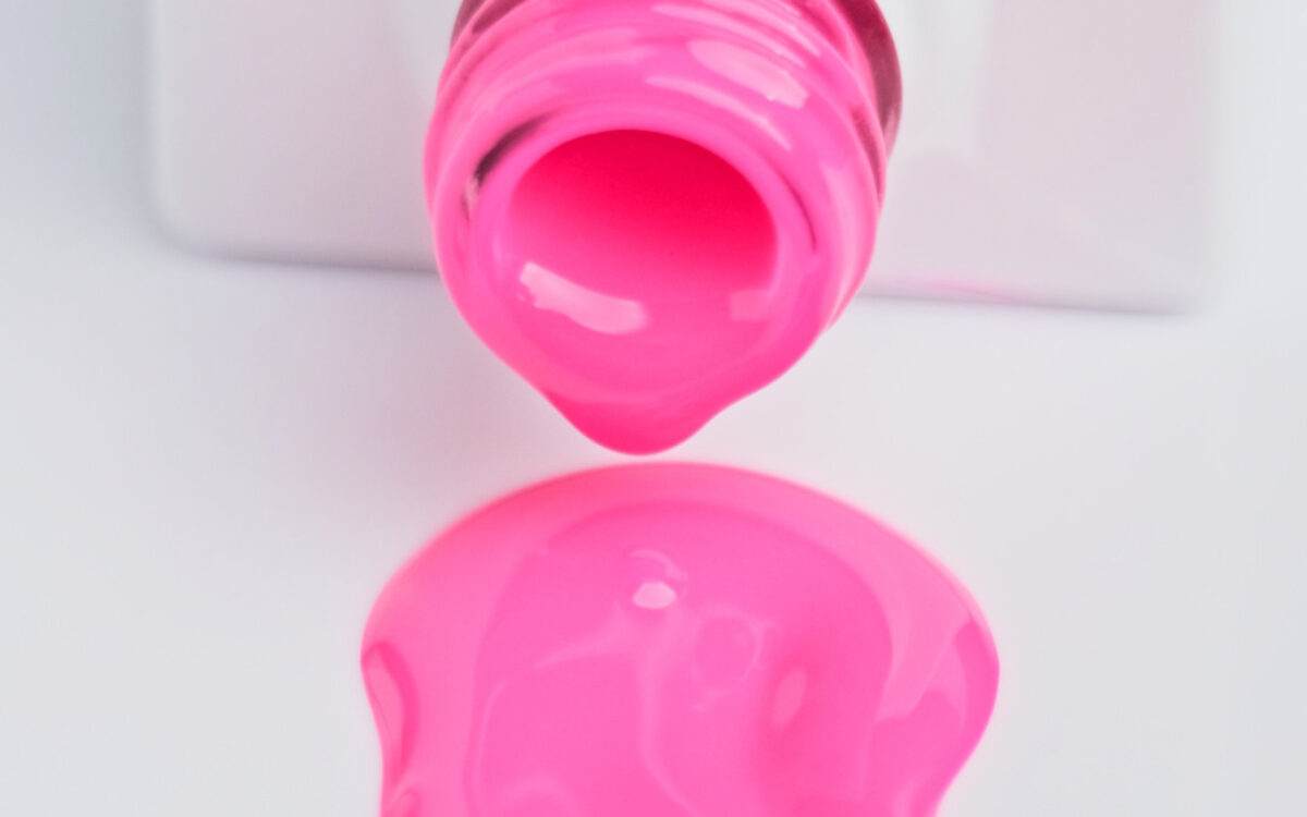 Lakier hybrydowy neonowy na różne okazje