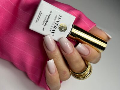Baby boomer paznokcie - elegancki manicure z delikatnym ombre od bieli do różu, krok po kroku