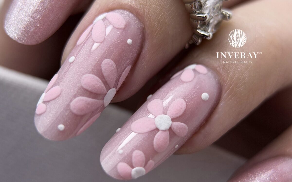 kwiaty na paznokciach -- floral nails inspiracje na wiosnę, wzory kwiatowe hybryda