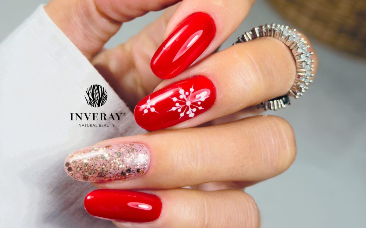 Manicure świąteczny 2025: motywy, które warto wykorzystać
