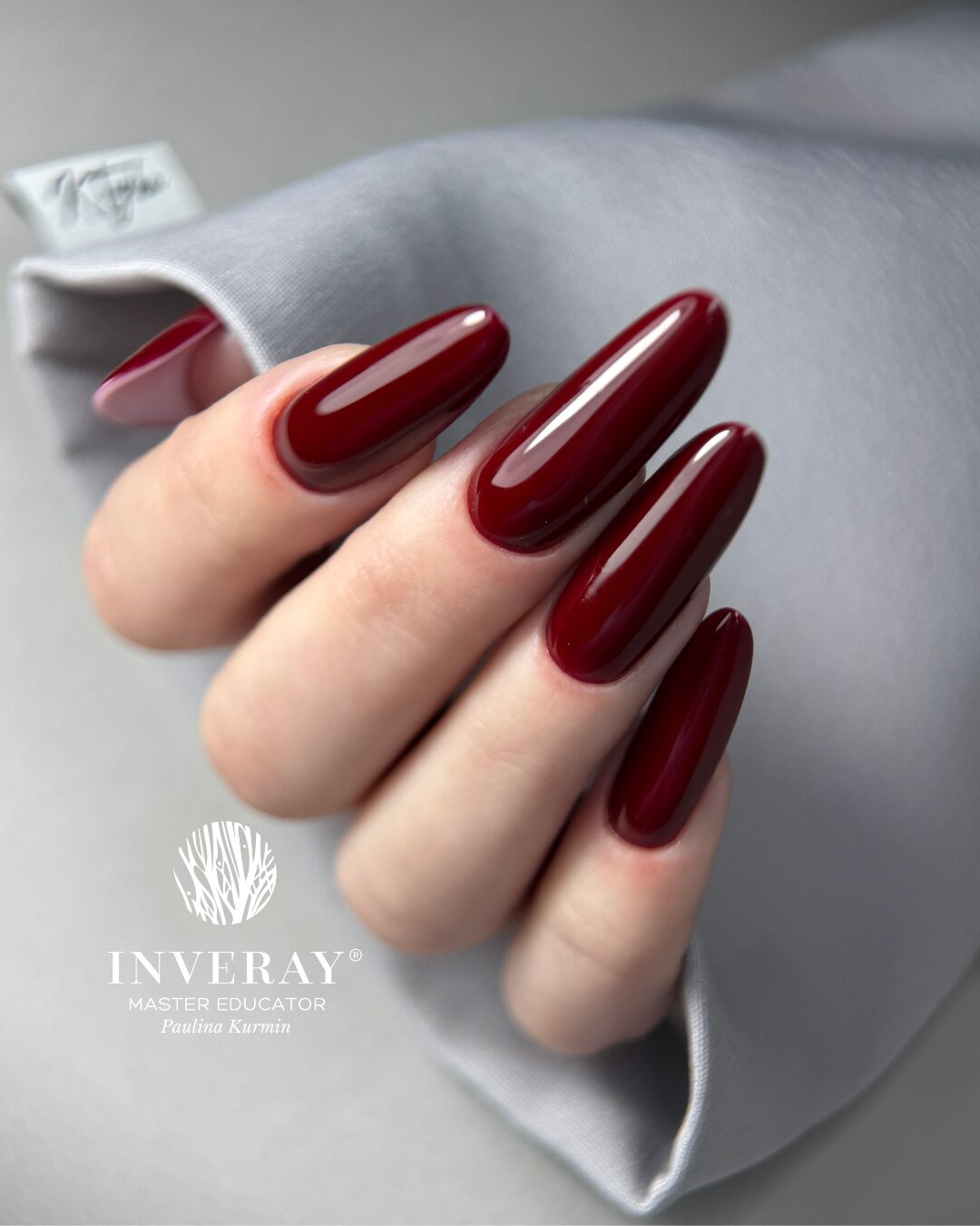 Lakier hybrydowy Inveray No 286 – głęboka, elegancka wiśniowa czerwień – główny widok produktu