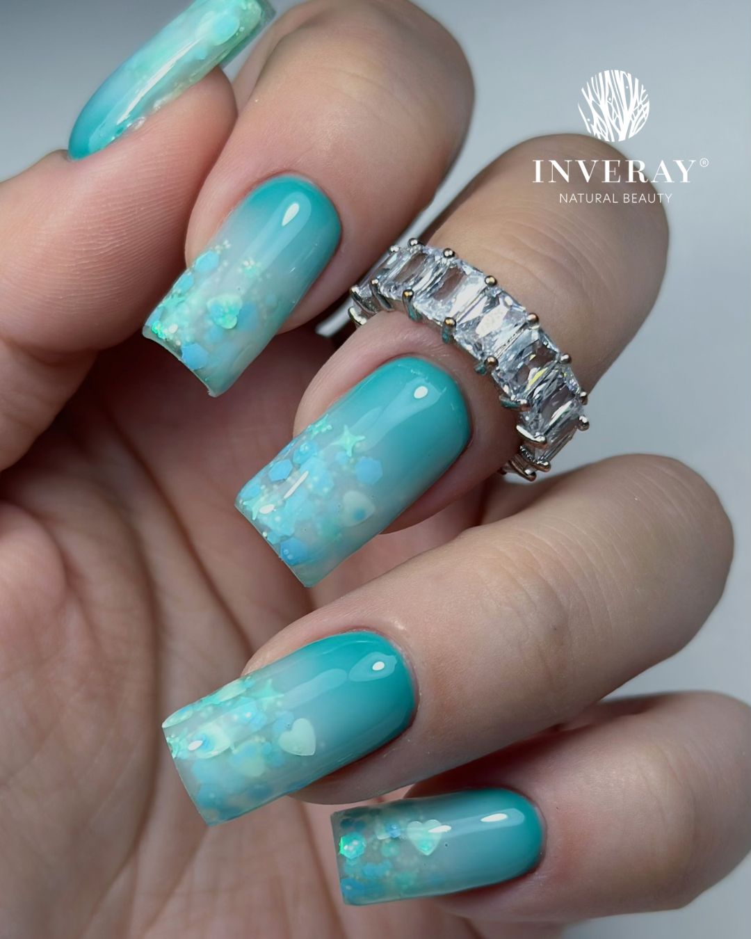 Lakier hybrydowy UV/LED Macaron No 03 – w odcieniu Mint Chocolate, miętowy z drobinkami – główny widok produktu