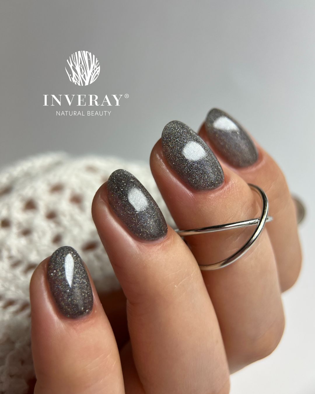 Lakier hybrydowy Inveray No 276 – srebrzysty kolor holo z efektem Cat Eye i wielobarwnymi refleksami – główny widok produktu