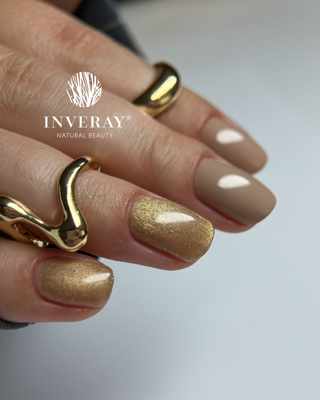 Lakier hybrydowy Inveray No 278 – złoty kolor z efektem Cat Eye i intensywnym, metalicznym blaskiem – główny widok produktu