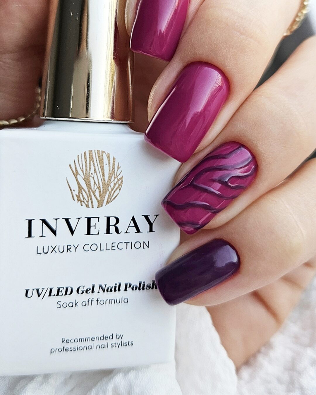 Lakier hybrydowy Inveray No 180 – głęboki, ciemnośliwkowy kolor – główny widok produktu