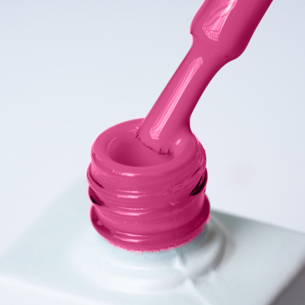 Lakier hybrydowy No 195 - w odcieniu malwowym - pędzelek zanurzony w lakierze